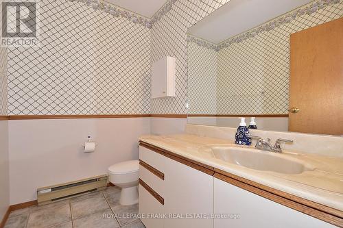 6 - 21 Paddock Wood, Peterborough (Ashburnham), ON - Indoor Photo Showing Bathroom