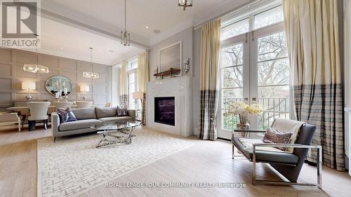 16 Claridge Drive, Richmond Hill, ON - Indoor Photo Showing Living Room With Fireplace