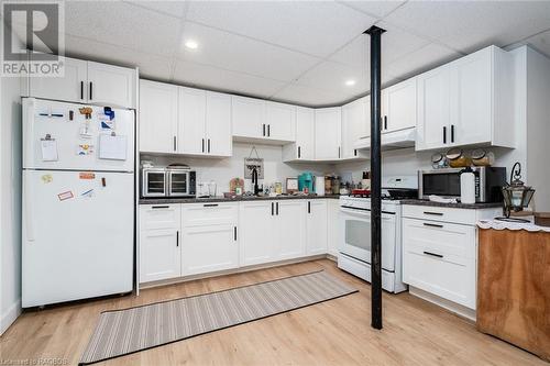 res unit kitchen - 3 Elora Street, Clifford, ON 