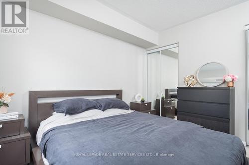 111 - 1045 Nadalin Heights, Milton, ON - Indoor Photo Showing Bedroom