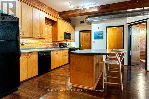 13 - 357 Hunter Street W, Hamilton, ON - Indoor Photo Showing Kitchen