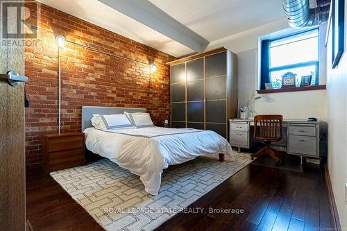 13 - 357 Hunter Street W, Hamilton, ON - Indoor Photo Showing Bedroom