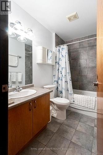 13 - 357 Hunter Street W, Hamilton, ON - Indoor Photo Showing Bathroom