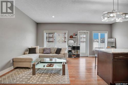 31 115 Veltkamp Crescent, Saskatoon, SK - Indoor Photo Showing Living Room