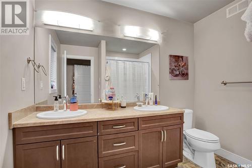 31 115 Veltkamp Crescent, Saskatoon, SK - Indoor Photo Showing Bathroom