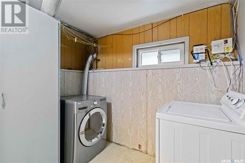 616 32Nd Street W, Saskatoon, SK - Indoor Photo Showing Laundry Room