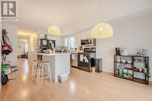 139 Brighton Street Unit# 2B, Waterloo, ON - Indoor Photo Showing Kitchen