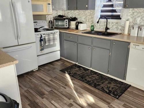 62 Jackson Crescent, Marathon, ON - Indoor Photo Showing Kitchen With Double Sink