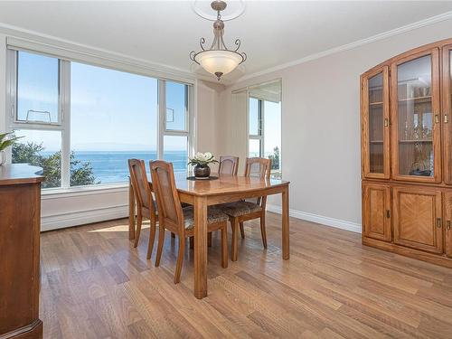 403-670 Dallas Rd, Victoria, BC - Indoor Photo Showing Dining Room