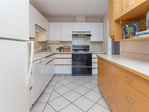 403-670 Dallas Rd, Victoria, BC - Indoor Photo Showing Kitchen