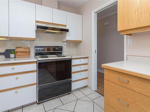 403-670 Dallas Rd, Victoria, BC - Indoor Photo Showing Kitchen