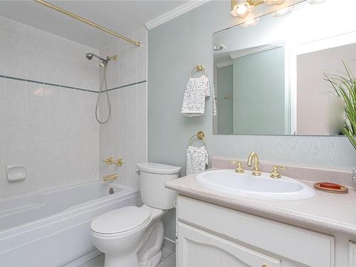 403-670 Dallas Rd, Victoria, BC - Indoor Photo Showing Bathroom