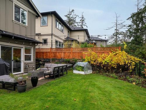 3 Massey Pl, View Royal, BC 