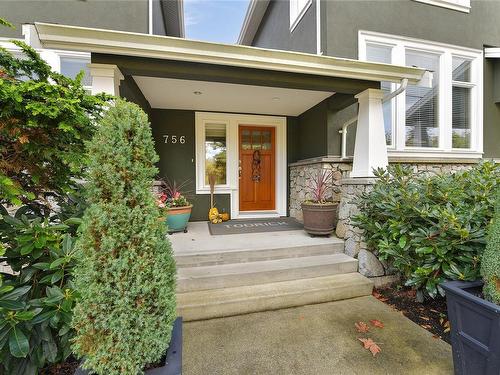 756 Cordova Bay Rd, Saanich, BC 