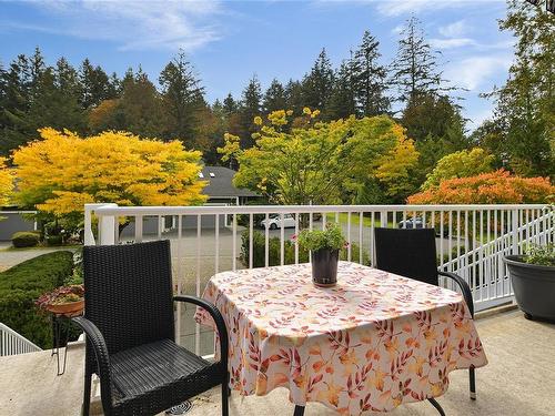 756 Cordova Bay Rd, Saanich, BC 