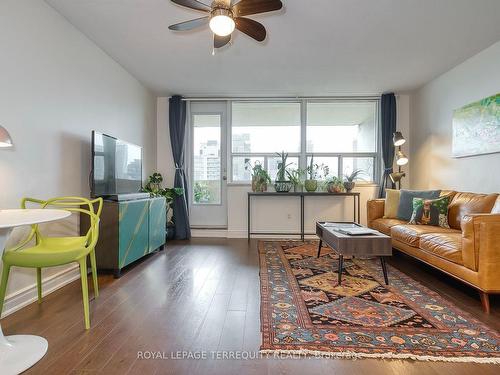 2803-40 Homewood Ave, Toronto, ON - Indoor Photo Showing Living Room