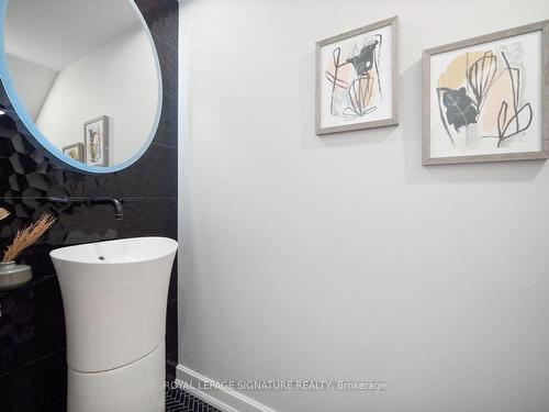 Ph2-533 Richmond St W, Toronto, ON - Indoor Photo Showing Bathroom