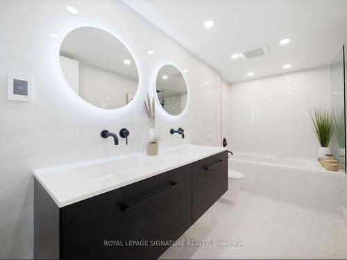 Ph2-533 Richmond St W, Toronto, ON - Indoor Photo Showing Bathroom