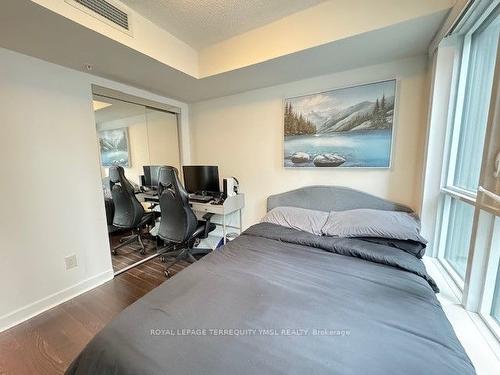 1510-295 Adelaide St W, Toronto, ON - Indoor Photo Showing Bedroom