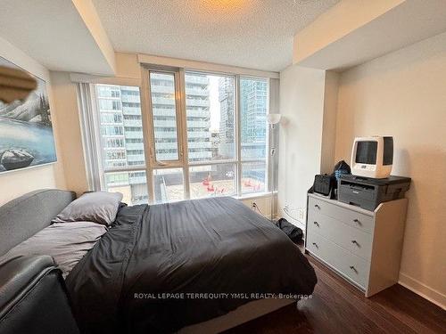 1510-295 Adelaide St W, Toronto, ON - Indoor Photo Showing Bedroom