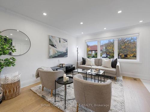 46 Shangarry Dr, Toronto, ON - Indoor Photo Showing Living Room