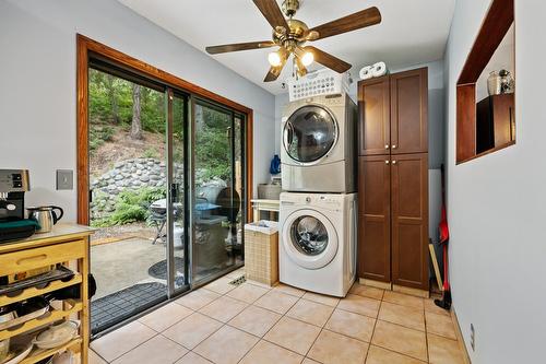 2949 Sandstone Crescent, West Kelowna, BC - Indoor Photo Showing Laundry Room