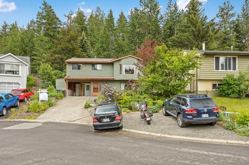 2949 Sandstone Crescent, West Kelowna, BC - Outdoor With Facade