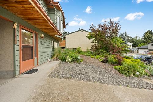 2949 Sandstone Crescent, West Kelowna, BC - Outdoor With Exterior