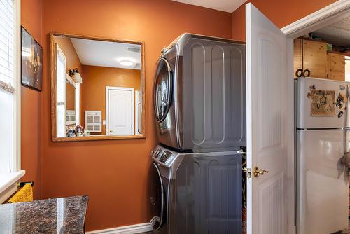 795 Lawson Avenue, Kelowna, BC - Indoor Photo Showing Laundry Room