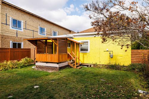 795 Lawson Avenue, Kelowna, BC - Outdoor With Exterior