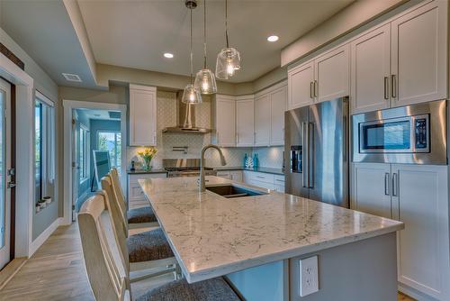 14-2161 Upper Sundance Drive, West Kelowna, BC - Indoor Photo Showing Kitchen With Upgraded Kitchen