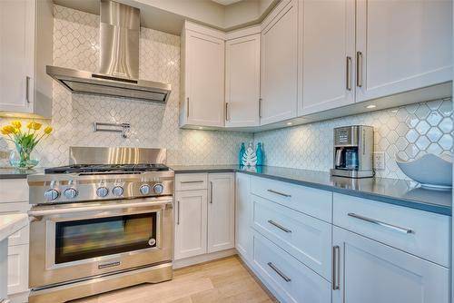 14-2161 Upper Sundance Drive, West Kelowna, BC - Indoor Photo Showing Kitchen With Upgraded Kitchen