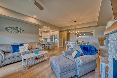 14-2161 Upper Sundance Drive, West Kelowna, BC - Indoor Photo Showing Living Room