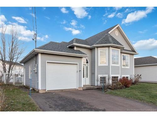 355 Twin Oaks Dr, Moncton, NB 