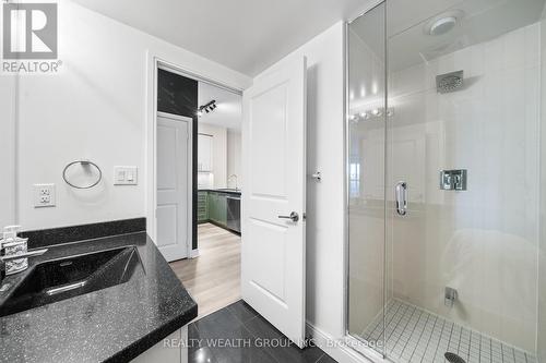 302 - 60 Absolute Avenue, Mississauga, ON - Indoor Photo Showing Bathroom