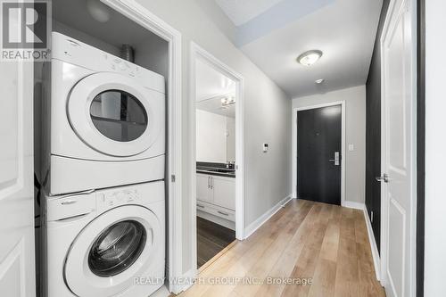 302 - 60 Absolute Avenue, Mississauga, ON - Indoor Photo Showing Laundry Room