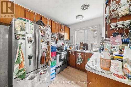 5 Pynford Crescent, Toronto, ON - Indoor Photo Showing Kitchen