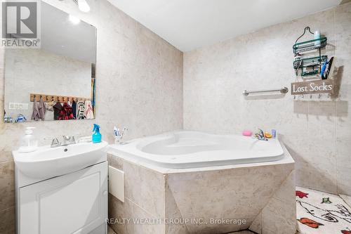 5 Pynford Crescent, Toronto, ON - Indoor Photo Showing Bathroom