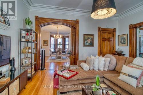 52 Lacroix Street, Chatham-Kent, ON - Indoor Photo Showing Living Room