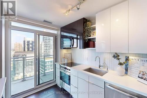 2108 - 33 Shore Breeze Drive, Toronto, ON - Indoor Photo Showing Kitchen With Upgraded Kitchen