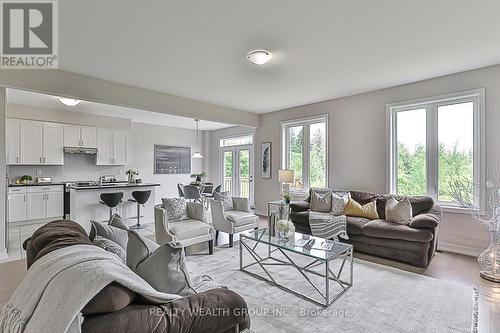 24 - 400 Finch Avenue, Pickering, ON - Indoor Photo Showing Living Room