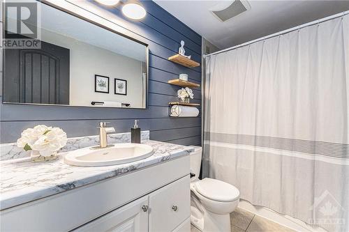 34 Rickey Place, Kanata, ON - Indoor Photo Showing Bathroom