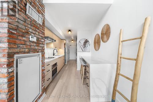 429 - 5 Hanna Avenue, Toronto, ON - Indoor