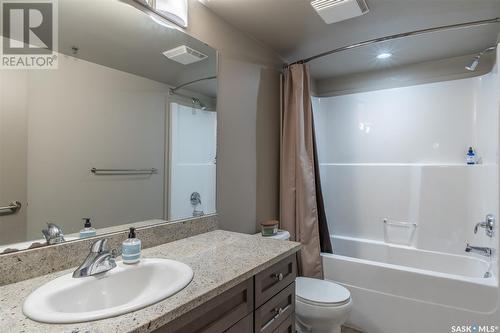 305 115 Willowgrove Crescent, Saskatoon, SK - Indoor Photo Showing Bathroom