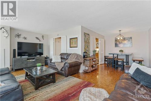 2951 Riverside Drive Unit#703, Ottawa, ON - Indoor Photo Showing Living Room