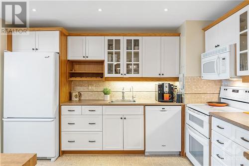 2951 Riverside Drive Unit#703, Ottawa, ON - Indoor Photo Showing Kitchen