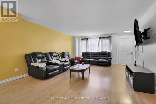 83 - 320 Westminster Avenue, London, ON - Indoor Photo Showing Living Room