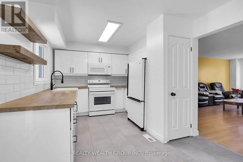 83 - 320 Westminster Avenue, London, ON - Indoor Photo Showing Kitchen