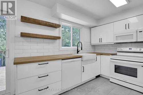 83 - 320 Westminster Avenue, London, ON - Indoor Photo Showing Kitchen