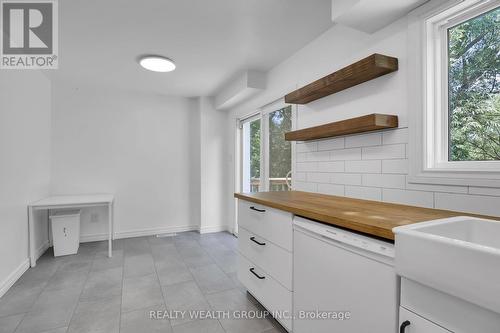 83 - 320 Westminster Avenue, London, ON - Indoor Photo Showing Kitchen